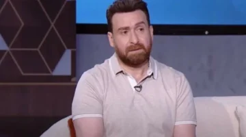 نضال الشافعي يودع والدته.. تفاصيل جنازة والدة الفنان المصري بعد وفاة زوجته